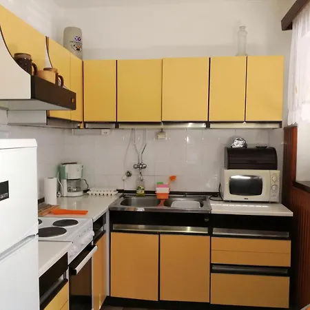 Apartment With A Parking Space - 11743 Crikvenica