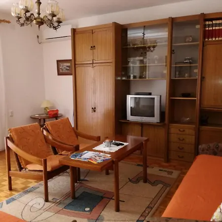 With Parking Space - 11743 Appartement